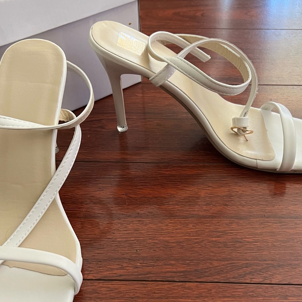White heels size 5.5 shein